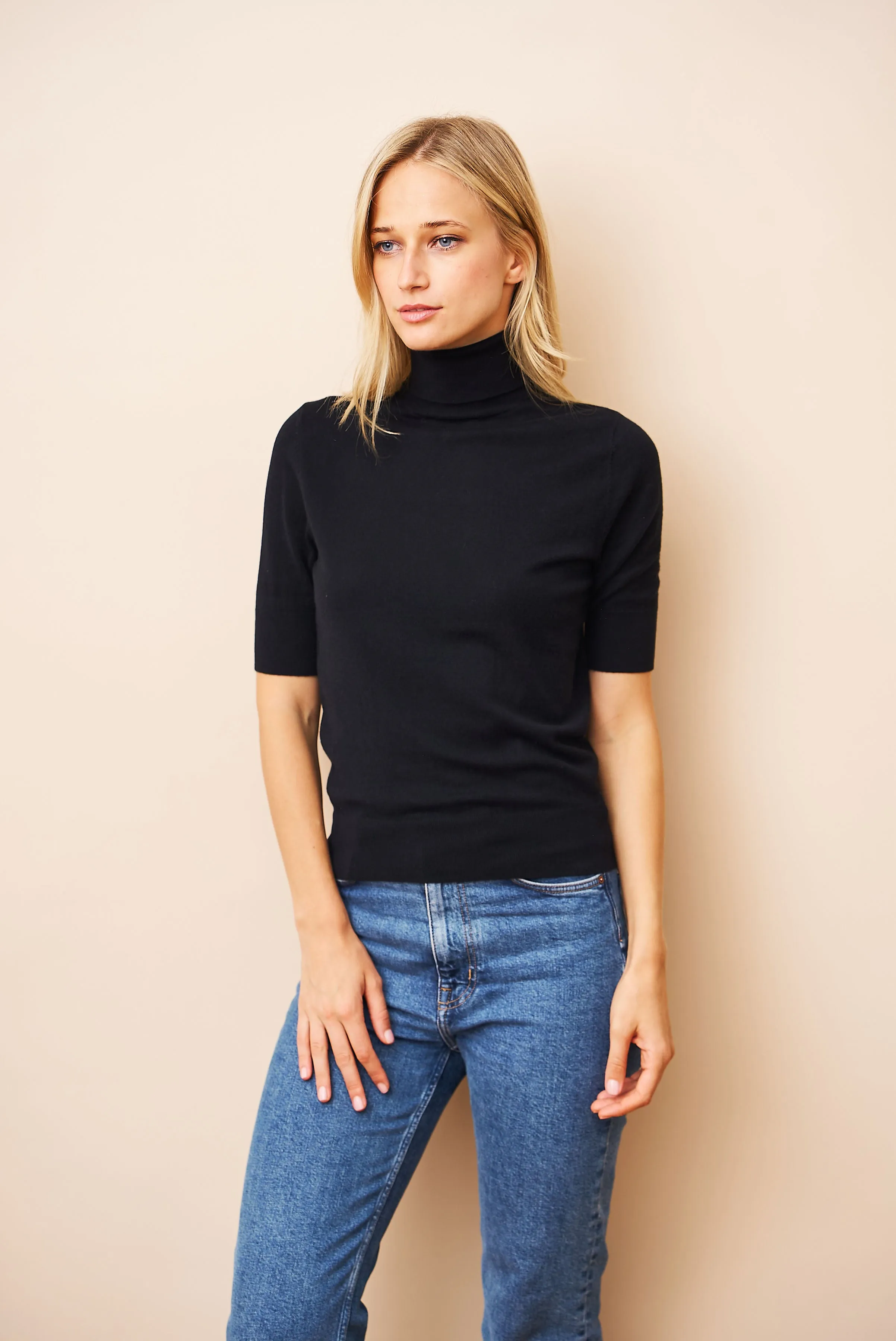 Majestic Organic Cotton Stretch Elbow Sleeve Turtleneck in Noir