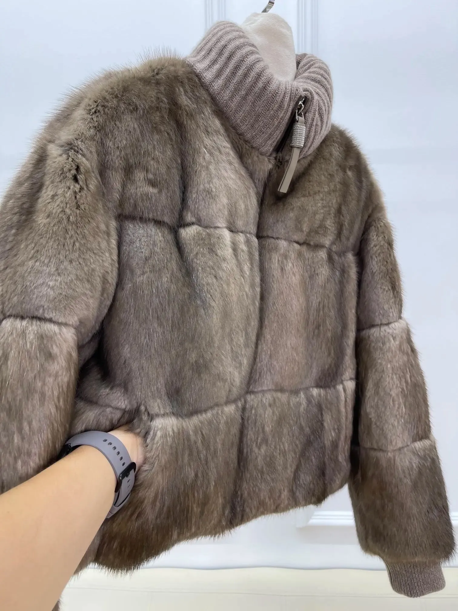 New High-End Spliced Goose Down Short Mink Fur Coat