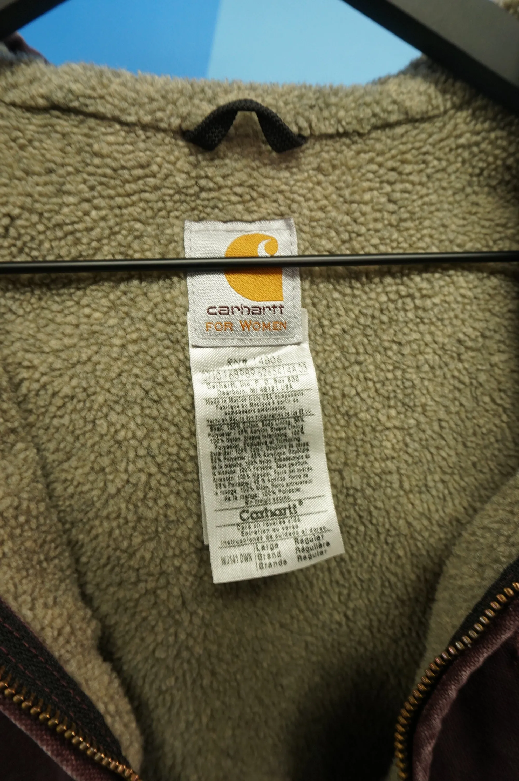 (Women's L) Burgundy Sherpa Lined Carhartt Jacket